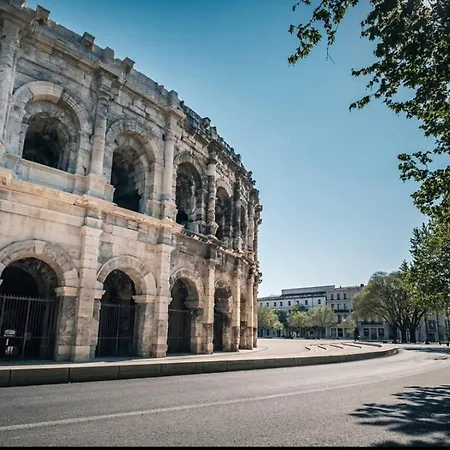 Hébergement de vacances Petite Maison De Avec Jardin Quartier Calme *