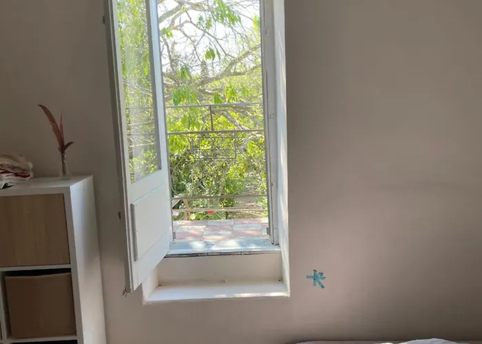 Σπίτι διακοπών Petite Maison De Avec Jardin Quartier Calme